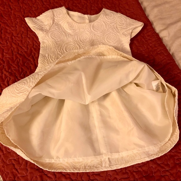 Beautiful Embossed Dress - Picture 6 of 6